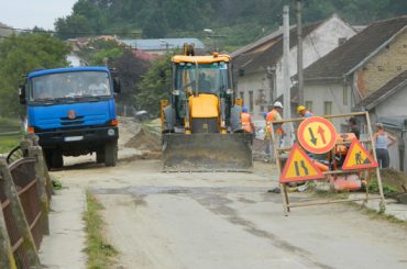 Lucrările în infrastructură, la mila naturii sau a porcului fermecat