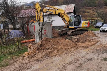 Popa declară război noroaielor din Doman şi Moniom