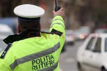 Peste 900 de sancţiuni rutiere în minivacanţă