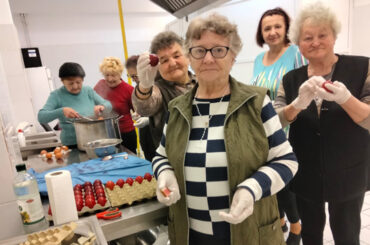 Pregătiri cu iz pascal la Centrul pentru vârstnici