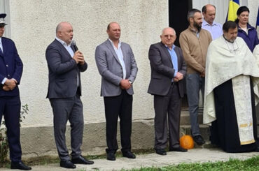 Damian le doreşte elevilor să se bucure de şcoală