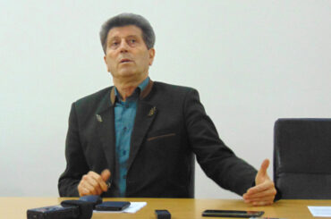 Drumul spre munte, rătăcit între birouri
