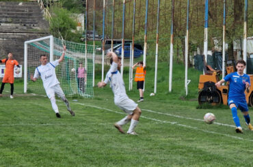 Ezerișul câștigă în zece oameni și încă speră să se salveze de la retrogradare