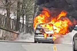 Microbuz în flăcări la Reșița