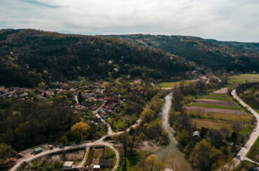 Comună sub cod roșu de… confort