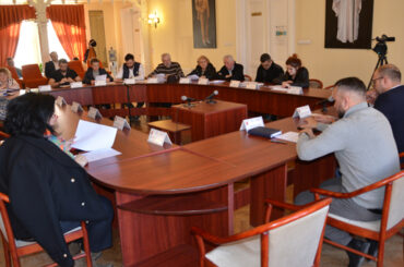 „Specialiștii” nu au mai crâcnit la organigrama lui Dumbravă