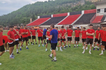 Fotbaliștii de la CSM Reșița, din nou la treabă