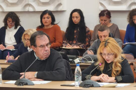 Plouă cu lapte și miere peste primăriile județului