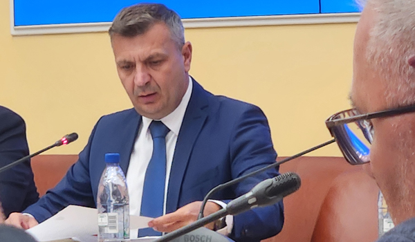 Ruina DDJ încă așteaptă ofertanți